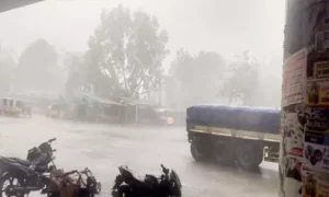 అకాల వర్షం.. అన్నదాతలు ఆగమాగం