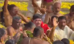 వేంకటేశ్వర స్వామివారి చక్రస్నానం కార్యక్రమంలో పాల్గొన్న మంత్రి పొన్నం