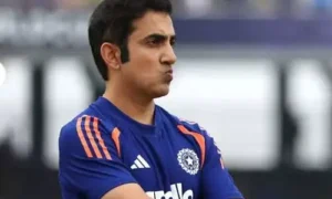 ఏ సమస్యైనా గంభీర్‌కి అతడే కావాలి.. మాజీ క్రికెటర్ ఎగతాళి