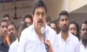 పేదల ఇళ్లు, జవాన్ల ఫ్లాట్లను కూలగొడుతున్నారు: రామచందర్ రావు