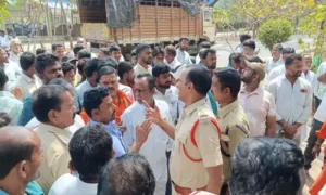 నిజామాబాద్ మార్కెట్ యార్డులో ఉద్రిక్తత