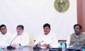 నాడు వెలుగుమట్లలో ఇండ్లు కూల్చింది మీరే