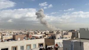 Israel-Iran War: యూఏఈ, కువైట్, బహ్రైయిన్, జోర్డాన్‌లపై ఇరాన్ క్షిపణి దాడులు..