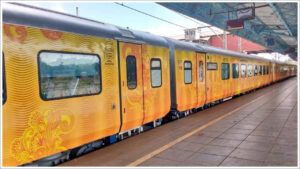 Indian Railways: 200 కి.మీ వేగంతో ప్రయాణించే దేశంలోనే మొట్టమొదటి రైలు.. విమానం లాంటి సౌకర్యాలు.. మరోసారి వార్తల్లో..