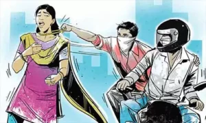 ఇంటి ముందు ముగ్గు వేస్తుండగా.. చైన్ స్నాచింగ్..