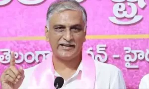 కుడి చేత్తో రైతుబంధు నిధులు లాగేసుకొని ఎడమ చేత్తో రుణమాఫీ: హరీష్ రావు