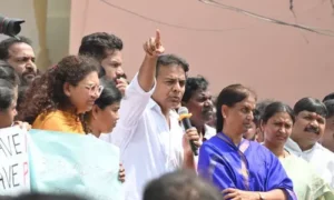 రాష్ట్రంలో బుల్డోజర్ రాజ్యం -నడుస్తుంది