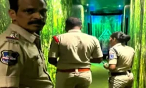 రెండు స్పా సెంటర్లపై దాడులు.. 20 మంది అరెస్ట్