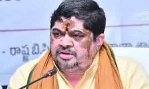 టోలీ చౌకీ భవన ప్రమాదంపై మంత్రి పొన్నం దిగ్భ్రాంతి