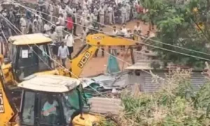 వెలుగుమట్లలో కన్నీటి కథ!
