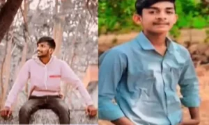 సత్తుపల్లిలో ట్రాక్టర్ ను ఢీకొట్టిన బైక్: ఇద్దరు యువకులు మృతి
