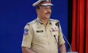 సిఎం ఎదుట 130 మంది మావోయిస్టులు లొంగిపోయారు : డిజిపి శివధర్ రెడ్డి