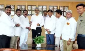 కాజీపేట కోచ్ ఫ్యాక్టరీలో వారందరికీ ఉద్యోగాలు ఇవ్వాలి: వినోద్‌ కుమార్