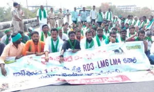 సాగునీటి కోసం రైతుల తండ్లాట