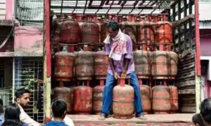 గ్యాస్ సిలిండర్లపై కేంద్రం కీలక ప్రకటన..