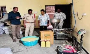 కల్తీ అల్లంవెల్లుల్లి పేస్టు తయారీ కేంద్రాలపై దాడి