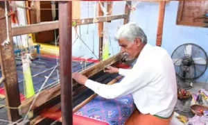 టెండర్ విధానంతో చేనేతకు చేటు