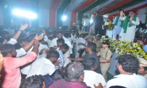 రైతు మేళాలో రాజకీయ రగడ