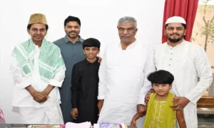 స్నేహితుడితో కెసిఆర్ రంజాన్ వేడుకలు