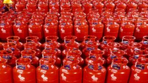 LPG Gas Supply: ఎల్‌పీజీపై కేంద్రం చర్యలు.. ఎస్మా ప్రయోగం