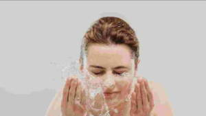 మీరే తెలియకుండా చేస్తున్న పొరపాటు.. ముఖం కడిగితే ఈ సమస్యలు వస్తాయట!