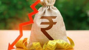 Rupee Fall: యుద్ధం ఎఫెక్ట్.. కుప్పకూలిన రూపాయి విలువ.. చరిత్రలో తొలిసారిగా?