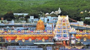 Tirumala: తిరుమల వెళ్లే వారికి అలర్ట్.. రేపు చంద్రగ్రహణం కారణంగా ఆలయం మూసివేత