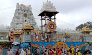 తిరుమలలో భక్తల రద్దీ.. దర్శనానికి ఎంత సమయం పడుతుందంటే?