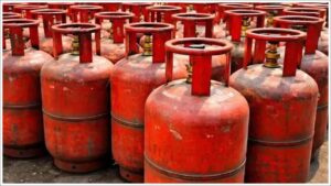 Gas Cylinder: వీరికి గ్యాస్ సిలిండర్ల డెలివరీ బంద్.. కేంద్రం సంచలన ప్రకటన.. వెనక్కి ఇచ్చేయాలని ఆదేశాలు