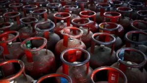 Gas Cylinder Prices: వామ్మో..  ఒక్క గ్యాస్ సిలిండర్ ధర రూ.7 వేలు.. ఎక్కడో తెలుసా..?