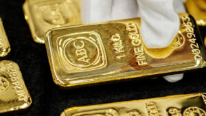 Gold Prices: బంగారం ధరలపై బ్లాస్టింగ్ న్యూస్.. త్వరలో ధరలు మళ్లీ యూటర్న్.. కలకలం రేపుతోన్న రిపోర్ట్