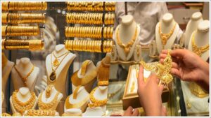 Gold Price Today: మళ్లీ అదే జోరు.. భగ్గుమంటున్న బంగారం, వెండి.. తెలుగు రాష్ట్రాల్లో తులం ఎంతంటే?