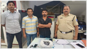 Hyderabad: హైదరాబాద్‌ మార్కెట్లో హాష్‌ ఆయిల్‌.. పోలీసుల దాడులు.. 920 గ్రాముల ఆయిల్ స్వాధీనం