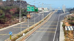 Telangana: తెలంగాణ ప్రజలకు సూపర్ న్యూస్.. రాష్ట్రంలో తొలి హైటెక్ హైవే నిర్మాణం.. ఎక్కడంటే..?