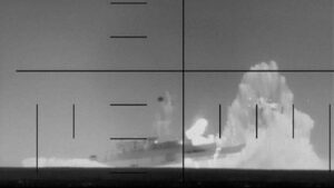 Submarine Attack: ఇరాన్ యుద్ధనౌకపై యూఎస్ సబ్‌మెరైన్ దాడి.. వీడియో వైరల్..