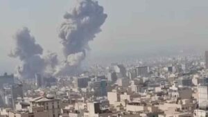 Israel-Iran War: ఇరాన్‌పై ఇజ్రాయిల్ భీకర దాడులు,  టెహ్రాన్‌పై బాంబుల వర్షం..