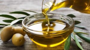 Skin Care Benefits: చర్మాన్ని మెరిపించే ‘లిక్విడ్ గోల్డ్’.. ఆలివ్ ఆయిల్‌తో ముఖంపై ముడతలు మాయం!