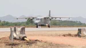 Andhra News: ఆ రన్‌వేను మరో ప్రాంతానికి మార్చాలని రైతుల డిమాండ్.. ఢిల్లీకి చేరిన పంచాయతీ
