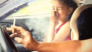 Parents Smoking: తల్లితండ్రుల అలవాట్లు పిల్లల ఆరోగ్యంపై ప్రభావం.. కొత్త అధ్యనంలో షాకింగ్ విషయాలు..!