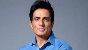 Sonu Sood: రంగంలోకి హీరో సోనూసూద్.. దుబాయ్‌లో చిక్కుకున్న వారికి ఉచిత వసతి!