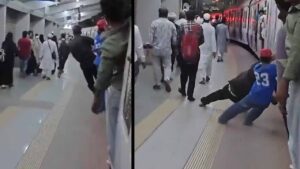 Viral Video: ముంబై రైల్వే ప్లాట్‌ఫామ్‌పై ఘోరమైన స్టంట్.. ఒళ్లు గగుర్పాటుకు గురి చేస్తున్న వీడియో!