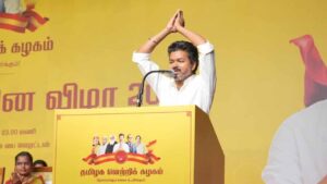 అప్పుడేమో అలా.. ఇప్పుడేమో ఇలా.. రాజకీయాల్లోకి వచ్చేసరికి తలపతి తీరు మారిపోయిందా..?