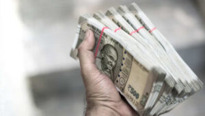 Cash Deposit: మీరు బ్యాంక్ నుంచి తీసిన నగదు మళ్లీ అకౌంట్లో జమ చేస్తున్నారా? కోర్టు కీలక తీర్పు!