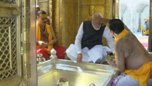 PM Modi: ప్రధాని మోడీ వారణాసి పర్యటన.. కాశీ విశ్వనాథ ఆలయంలో ప్రత్యేక పూజలు