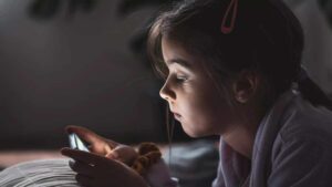 Screen Time Effects : స్క్రీన్ సమయం పెరగడం వల్ల మైగ్రేన్లు వస్తాయా.?