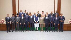 PM Modi: రష్యా, ఇరాన్ విదేశాంగ మంత్రులతో మోడీ భేటీ.. ఇంధన సంక్షోభంపై చర్చ