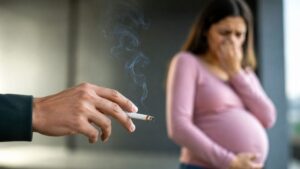Passive Smoking: భర్త సిగరేట్‌ తాగితే భార్యకు కూడా డేంజర్.. పిల్లలు పుట్టే సామర్థ్యం తగ్గుతుందట.. షాకింగ్ ఫ్యాక్ట్స్!