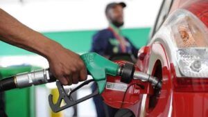 Hyderabad Petrol Price: భాగ్యనగరంలో పెట్రోల్ మంట.. దేశంలోనే హైదరాబాద్‌లో అత్యధిక పెట్రోల్ ధర!