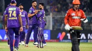 KKR Vs SRH: పెవిలియన్‌కు క్యూ కట్టిన కాటేరమ్మ కొడుకులు.. పట్టుబిగించిన కేకేఆర్..