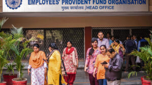 EPFO: పీఎఫ్ అకౌంట్ లాక్ అయిందా..? సెకన్లలోనే మొబైల్ ద్వాారా యాక్టివేట్ చేసుకోండి.. ప్రాసెస్ ఇదే..